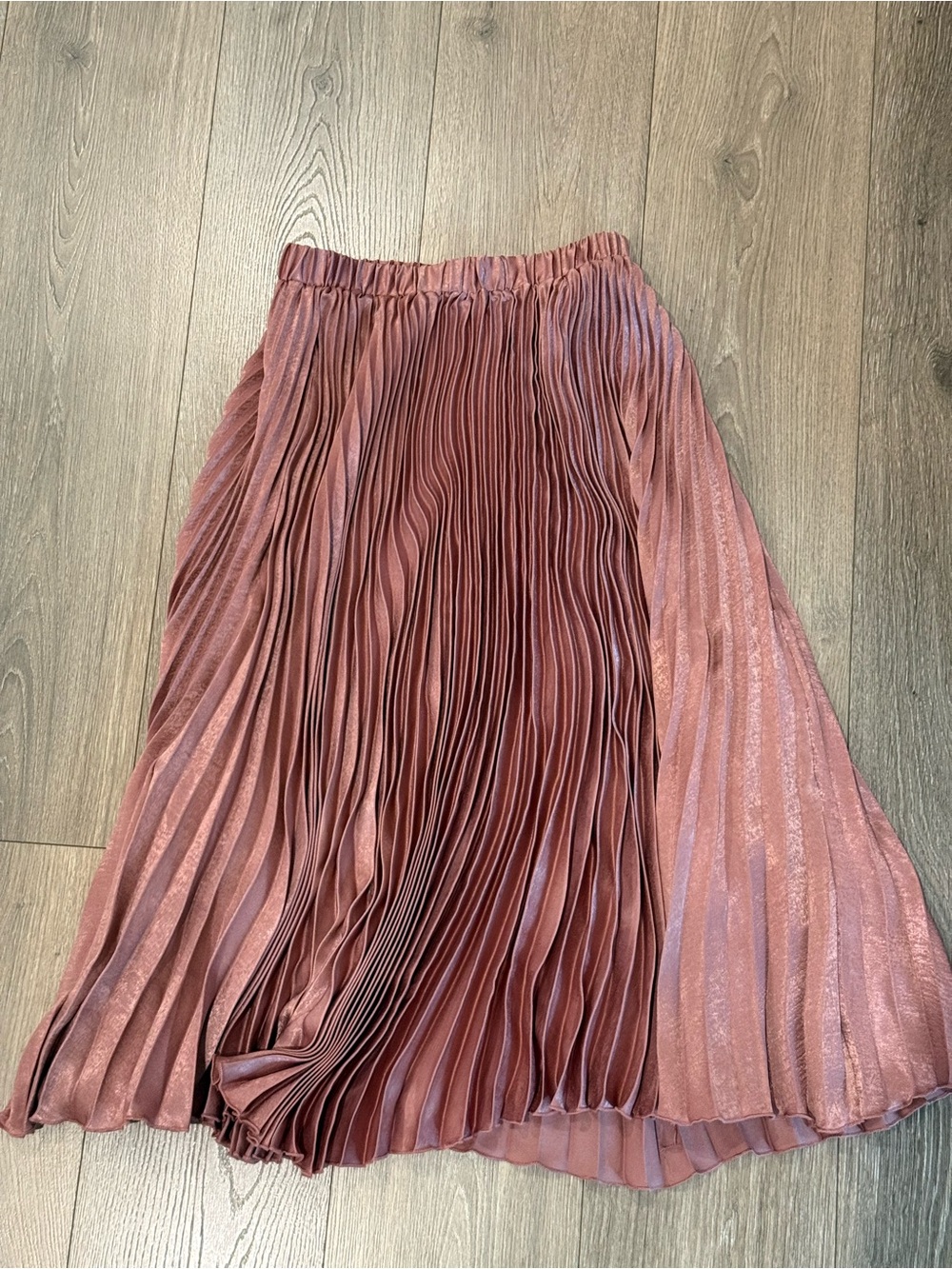 Vici Pleated Midi Skirt in Rose Mauve